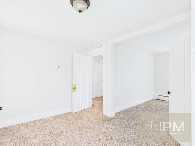 Building Photo - 44 N Main St