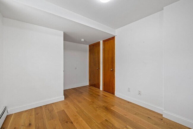 Building Photo - 330 Cambridge St