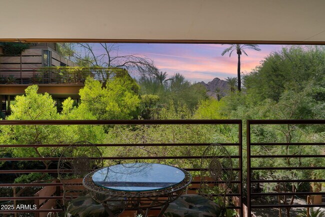Building Photo - 7121 E Rancho Vista Dr