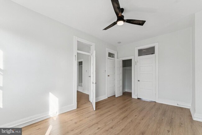 Building Photo - 621 Kenyon St NW