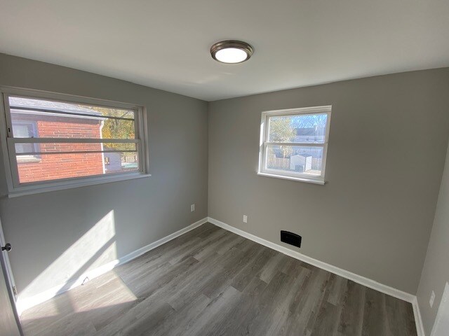 Building Photo - 2845 Bellwood Ave