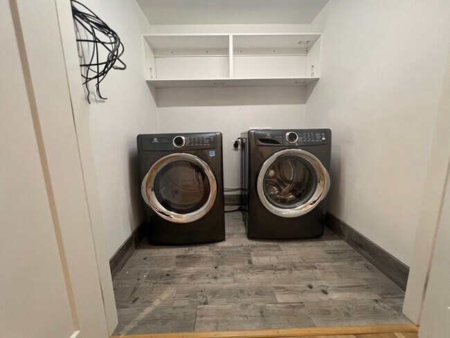 Building Photo - 23 Winslow Rd