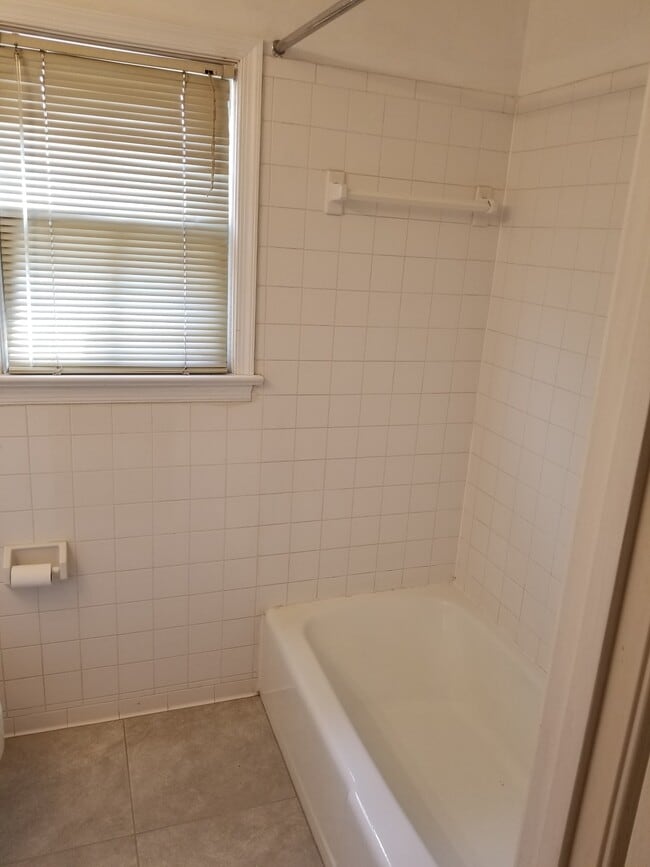 Building Photo - 81 Conduit St