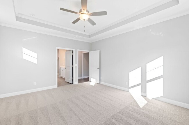 Building Photo - Bright & Spacious 3BR Home w/ 3-Car Garage...