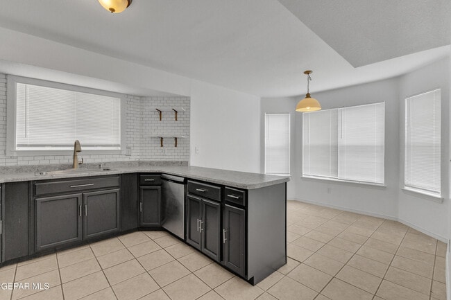 Building Photo - 6096 Pecan Park Pl