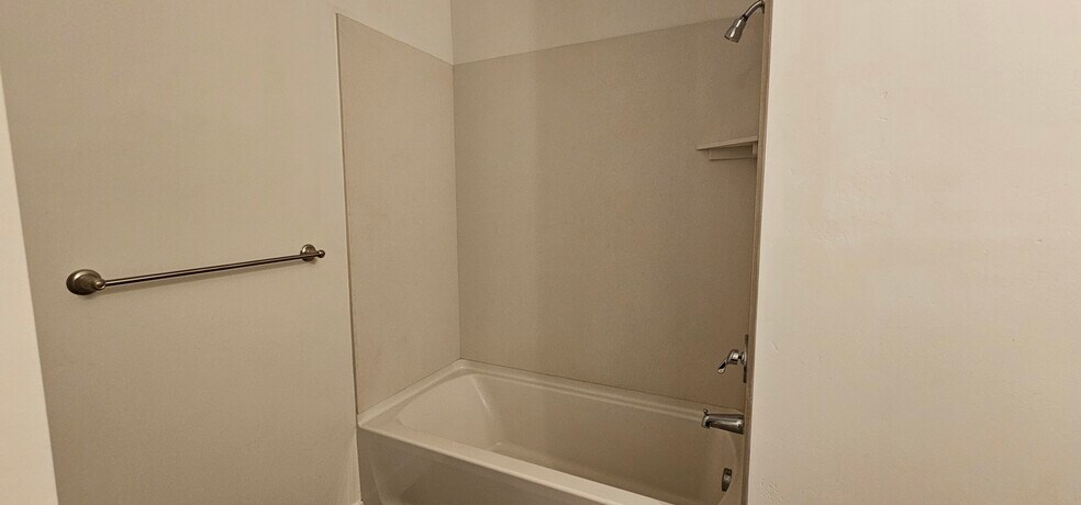 Building Photo - 875 S Depot St