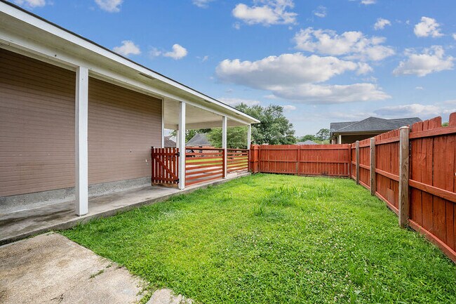 Building Photo - 17418 Deer Lake Ave