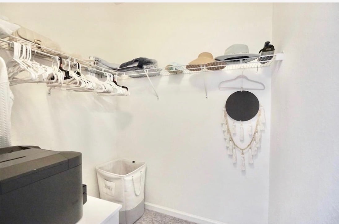 Building Photo - 378 NE 47th Pl