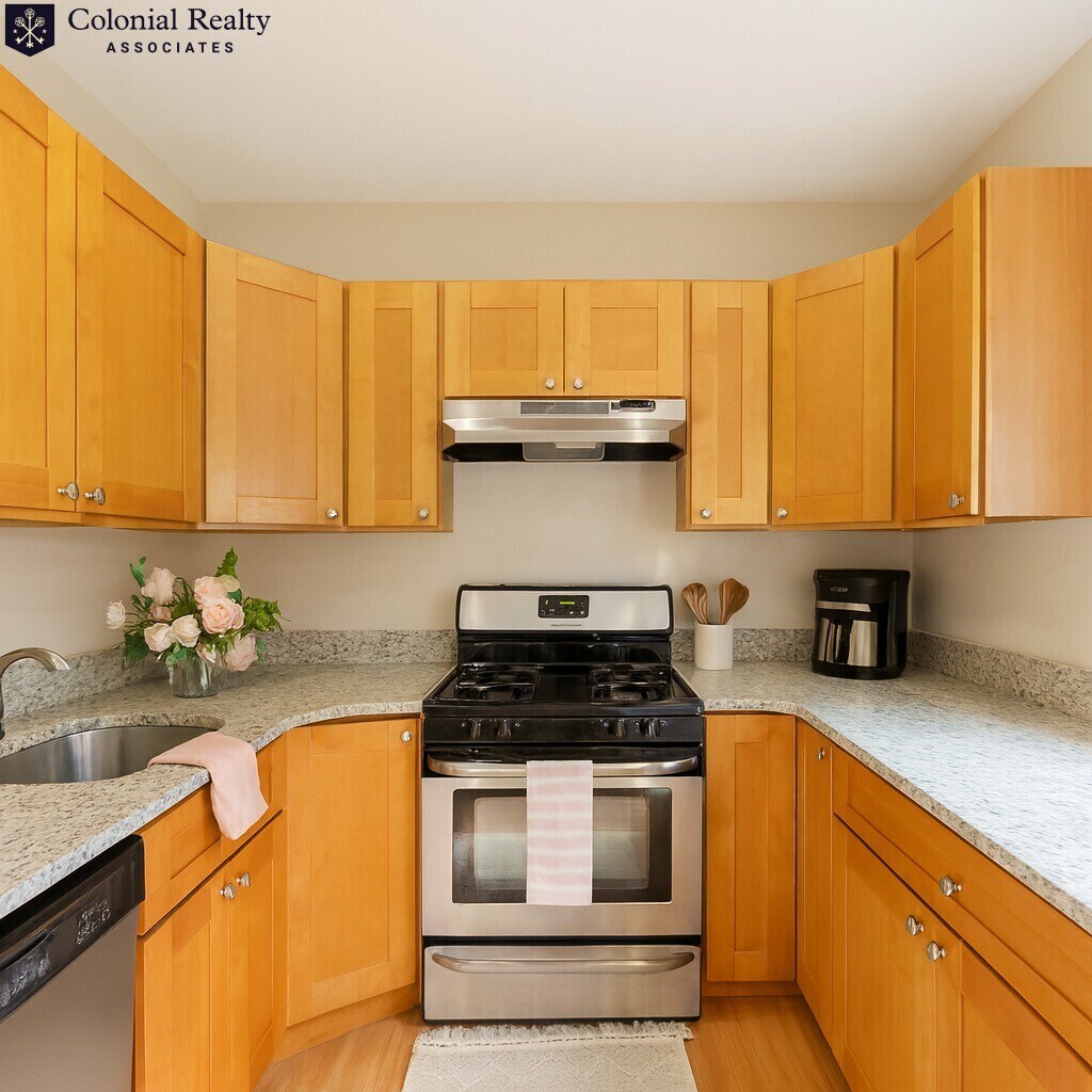 Building Photo - 68 Egmont St