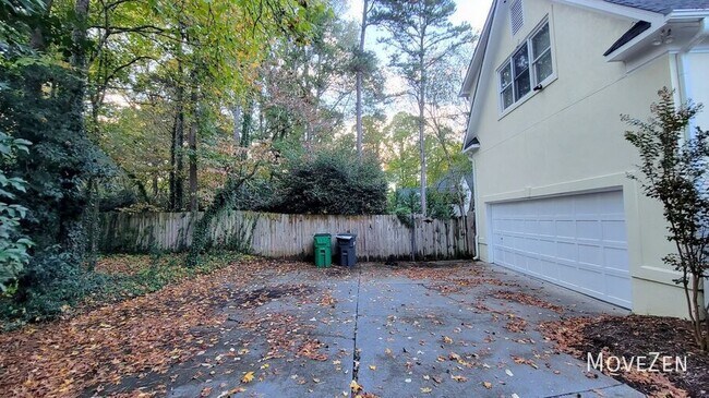 Building Photo - 5630 Colony Crossing Dr