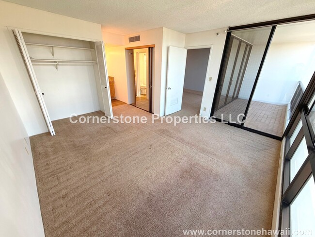 Building Photo - 990 Ala Nanala St