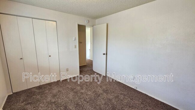 Building Photo - 1621 Trenton Ave