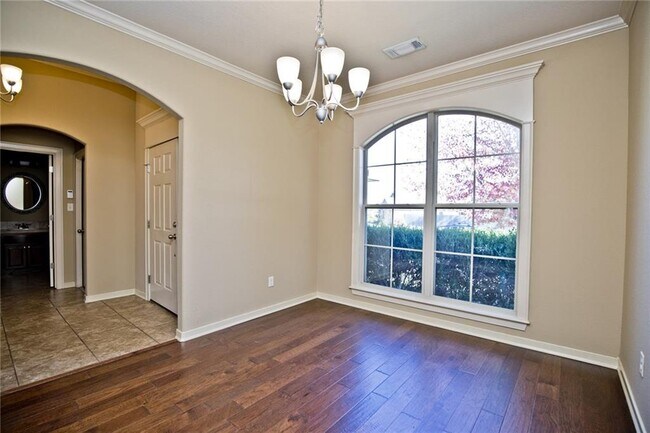 Building Photo - 3761 W Providence Dr