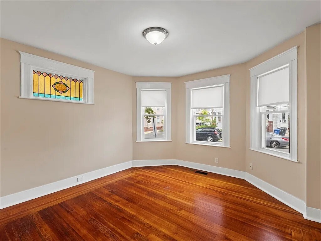 Building Photo - 115 Sagamore Ave