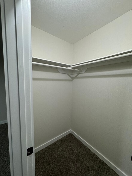 Building Photo - 721 Sonesta Dr