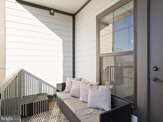 Building Photo - 100 St Ives Pl