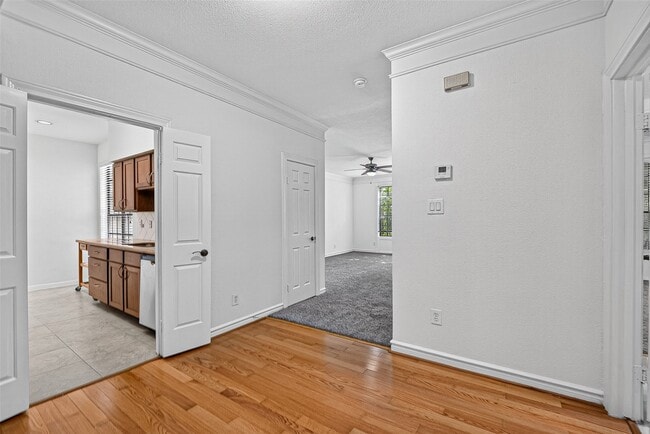 Building Photo - 2700 Revere St