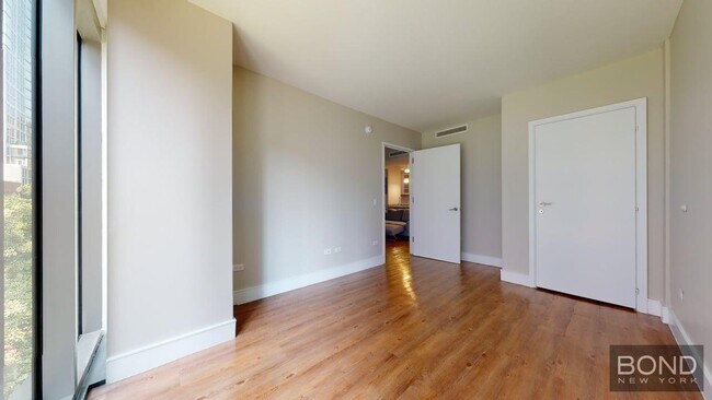 Building Photo - 237 E 34th St