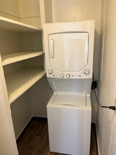 Building Photo - 505 W 1st St