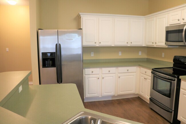Building Photo - 7270 Mossy Oaks Dr