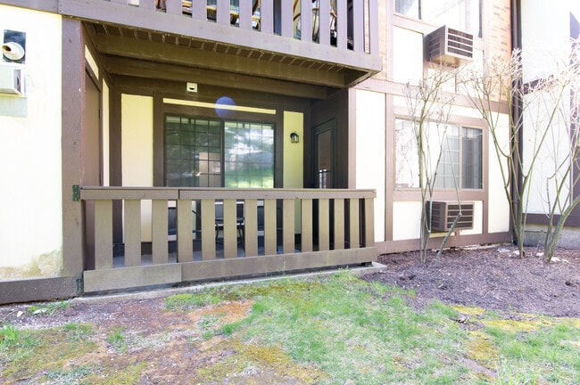 Building Photo - 17 Eden Ct