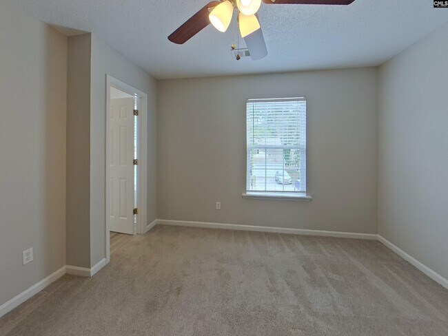 Building Photo - 381 Valley Heights Ln