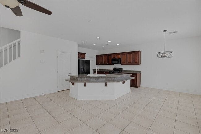 Building Photo - 155 Water Hazard Ln
