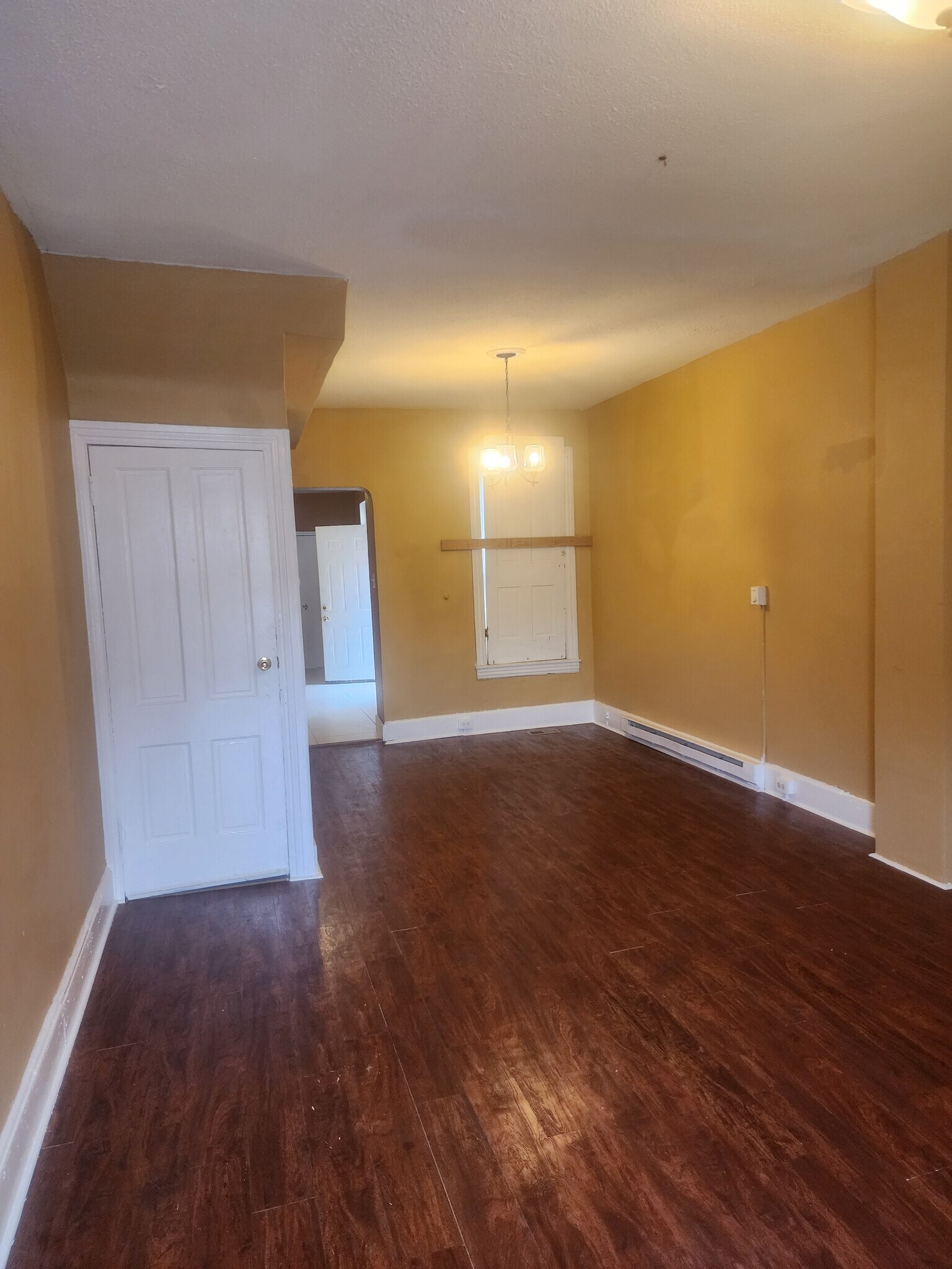 Building Photo - 40 Maple St