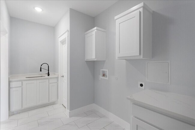 Building Photo - 2355 Co Rd 376