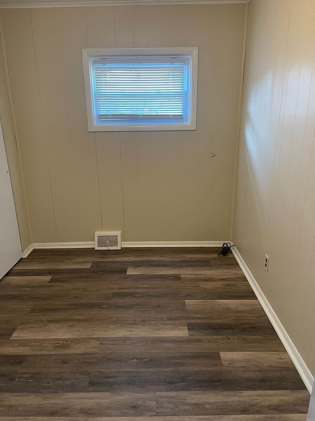 Building Photo - 11 Malvina Ln