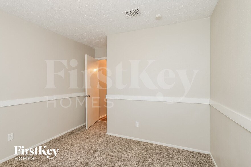 Building Photo - 17019 Silver Sky Ln