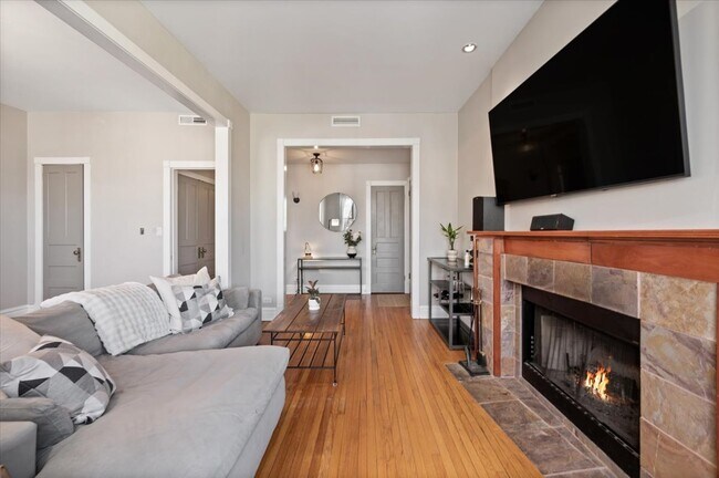 Building Photo - 2013 W Concord Pl