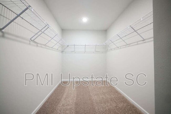 Building Photo - 49 Fair Vlg Ln