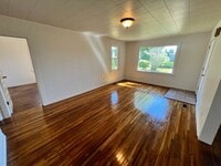 Building Photo - Adorable Shadle Bungalow - 2 Bed, 1 Bath +...