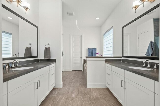 Building Photo - 208 Slate Rock Ter