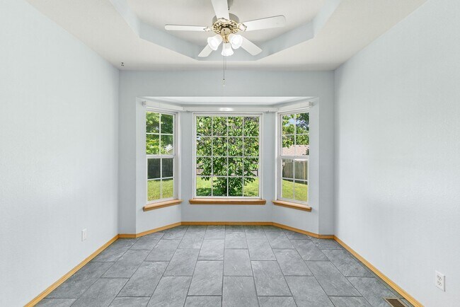 Building Photo - 3 Bedroom, 2 Bathroom Home in Republic Sch...