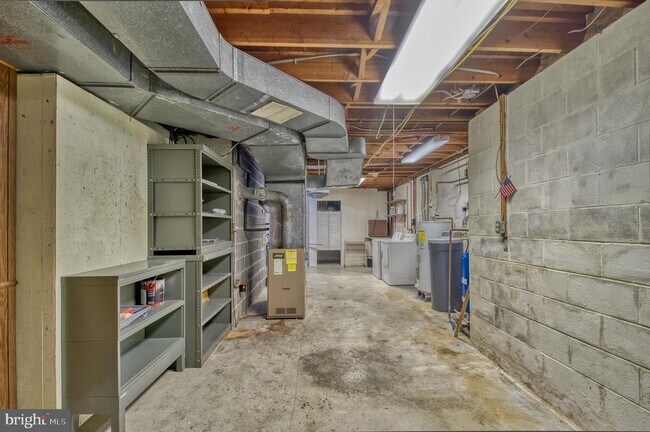 Building Photo - 36960 Glendale St