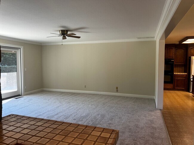 Building Photo - MORGAN HILL Expansive 6 bedroom, 4.5 bathroom home