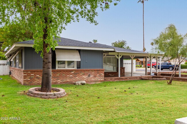 Building Photo - 7340 N 7th Ave