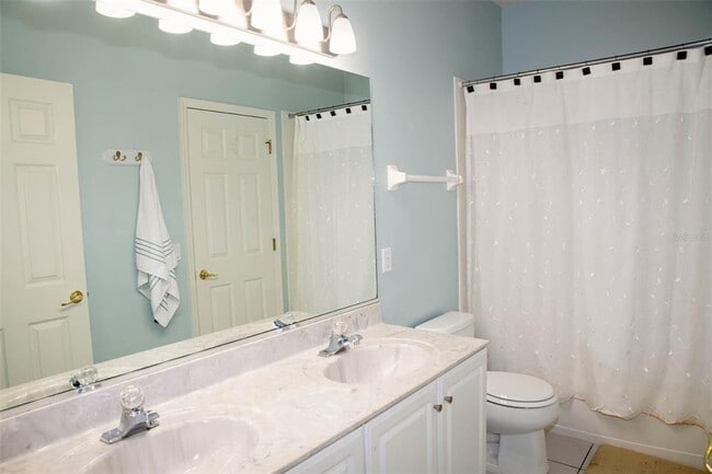 Building Photo - 411 Sycamore St