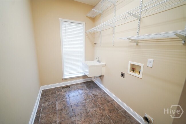 Building Photo - 292 Vining Way