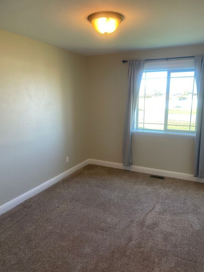 Building Photo - Beautiful Home for rent in Rigby