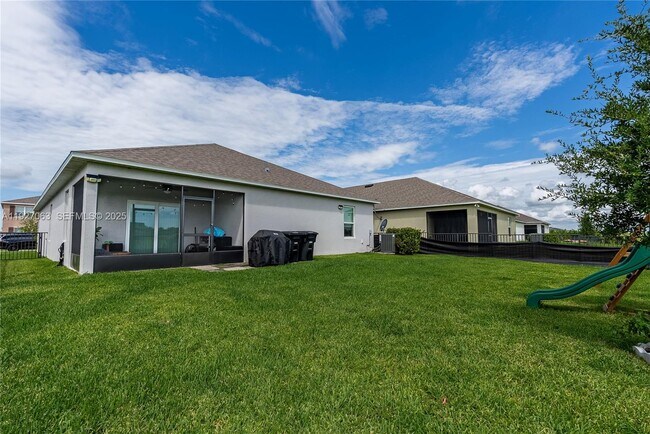 Building Photo - 10609 SW Vasari Way