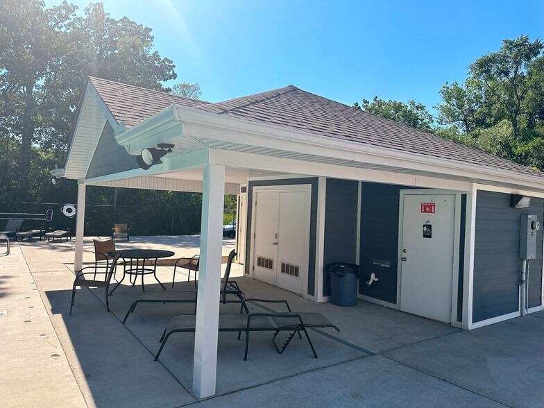 Pool House - 3462 W Tuscan Rd
