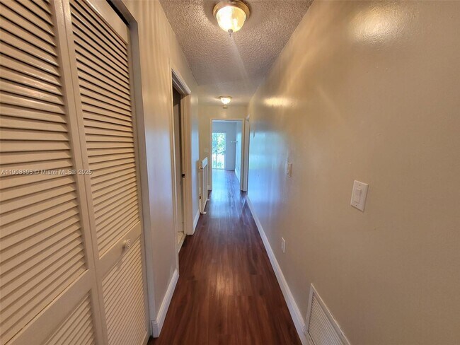 Building Photo - 10253 NW 52nd Ln