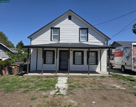 Building Photo - 139 Ambrose Ave