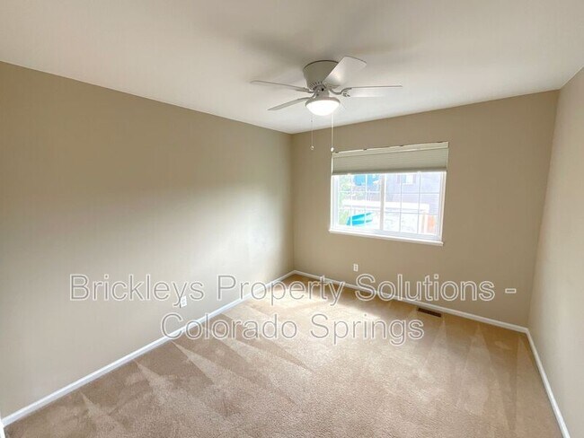 Building Photo - 7168 Prairie Wind Dr