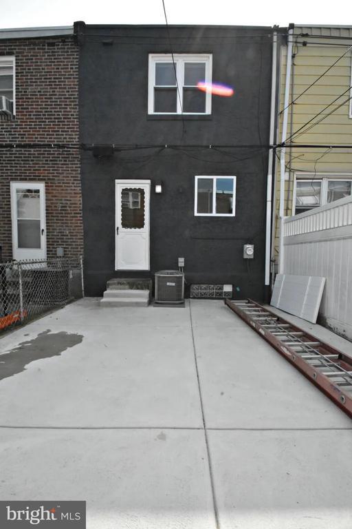 Building Photo - 3554 Miller St