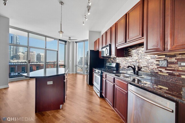 Building Photo - 1600 S Indiana Ave