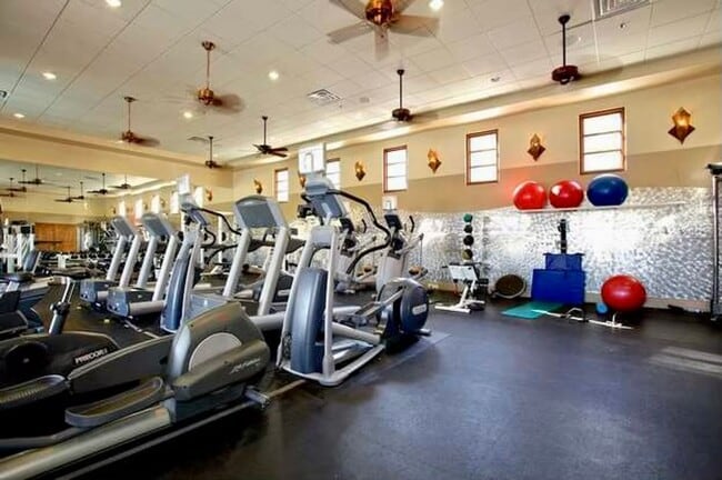 Building Photo - Contemporary Condo in Mission Valley